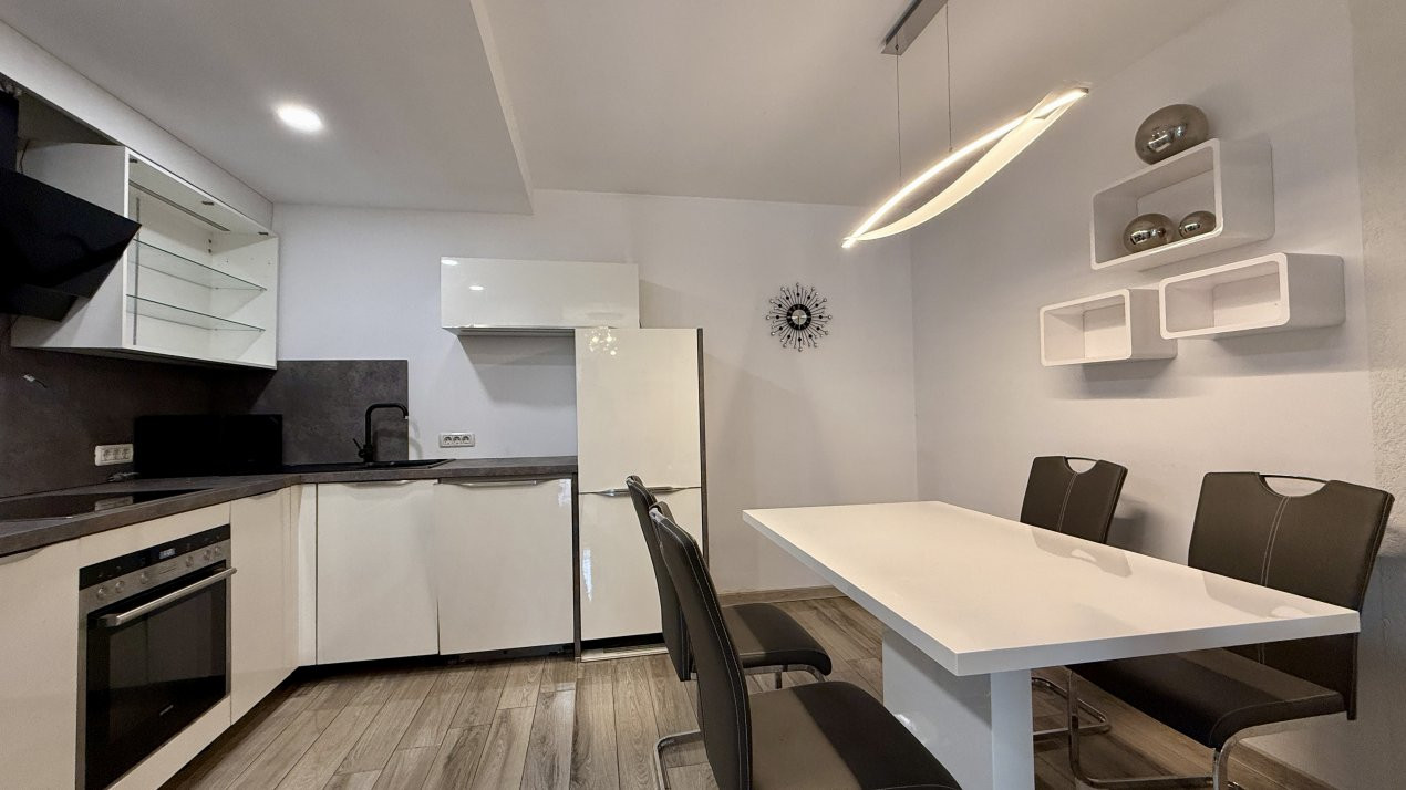 Apartament cu 3 camere semidecomandat - zona Giarmata 18, foxfort.ro
