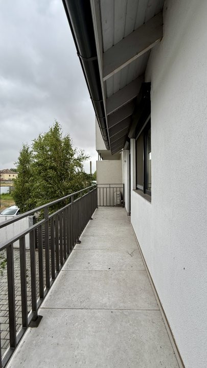 Apartament cu 3 camere semidecomandat - zona Giarmata 24, foxfort.ro