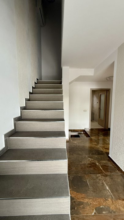 Apartament cu 3 camere semidecomandat - zona Giarmata 26, foxfort.ro