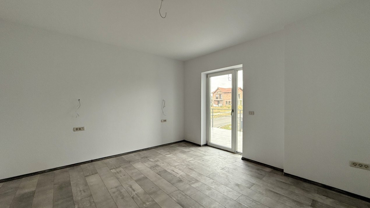 Duplex cu 3 camere si teren de 250 mp, zona Giarmata 6, foxfort.ro