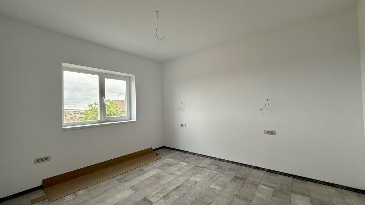 Duplex cu 3 camere si teren de 250 mp, zona Giarmata 8, foxfort.ro