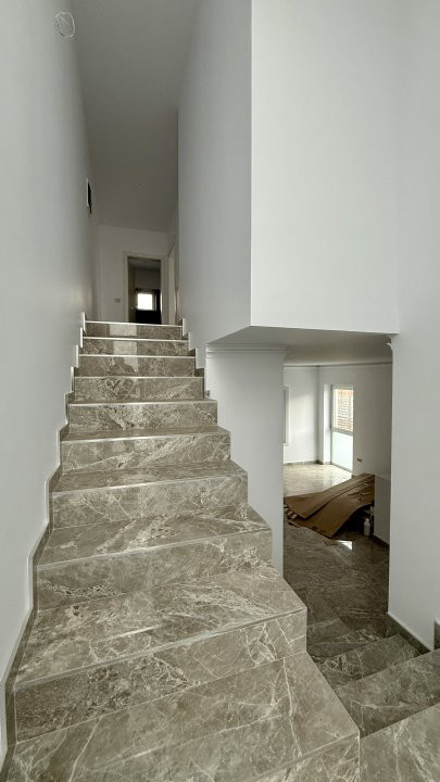 Duplex cu 3 camere si teren de 250 mp, zona Giarmata 12, foxfort.ro