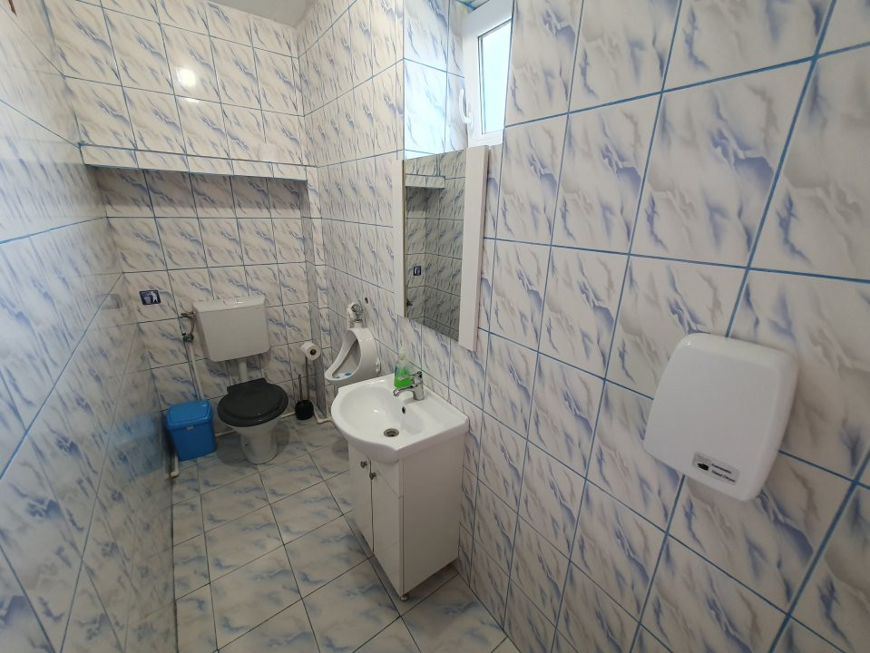 COMISION 0% Spatiu comercial cu 4 incaperi de vanzare in Denta, zona Central 10, foxfort.ro