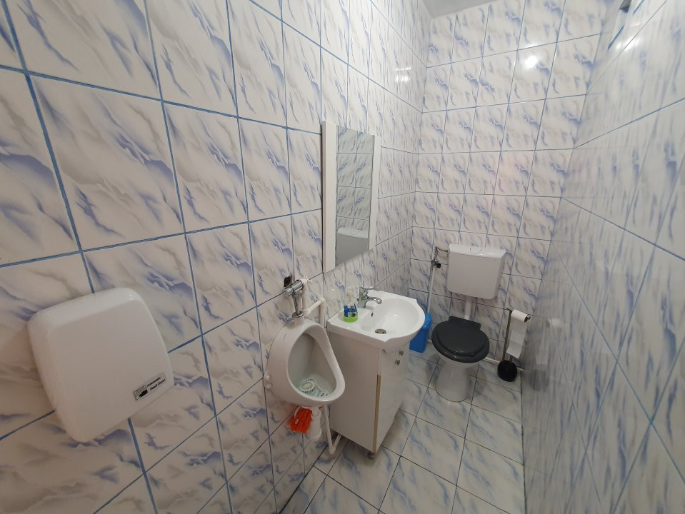 COMISION 0% Spatiu comercial cu 4 incaperi de vanzare in Denta, zona Central 11, foxfort.ro