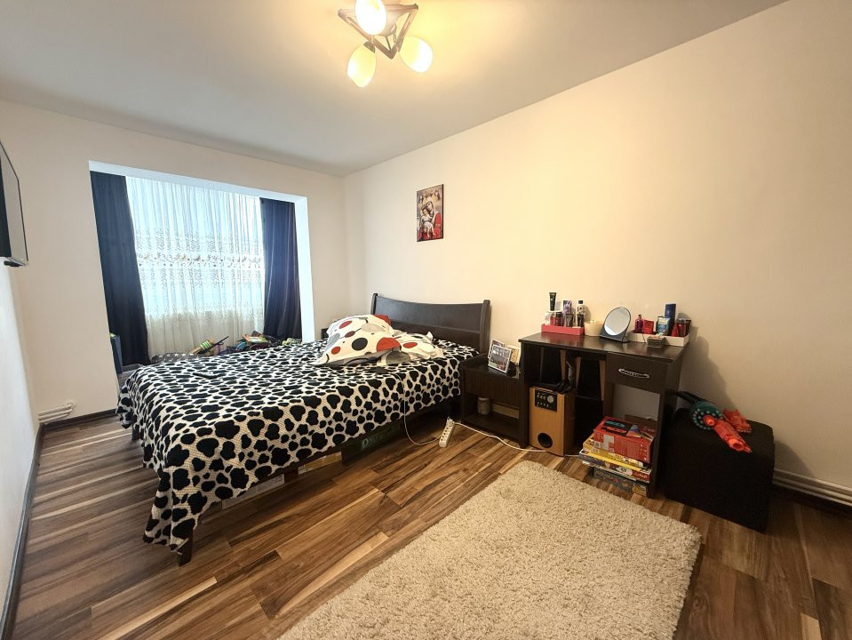 Apartament cu 3 camere, 2 bai, decomandat, 67 mp utili, in zona Cetatii 3, foxfort.ro