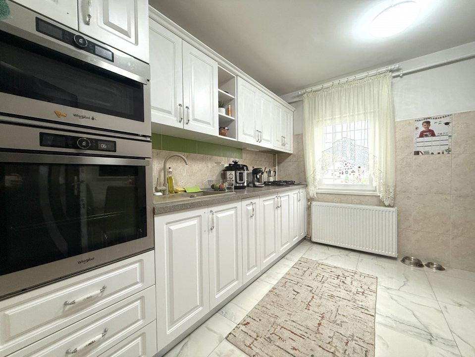 Apartament cu 3 camere, 2 bai, decomandat, 67 mp utili, in zona Cetatii 7, foxfort.ro