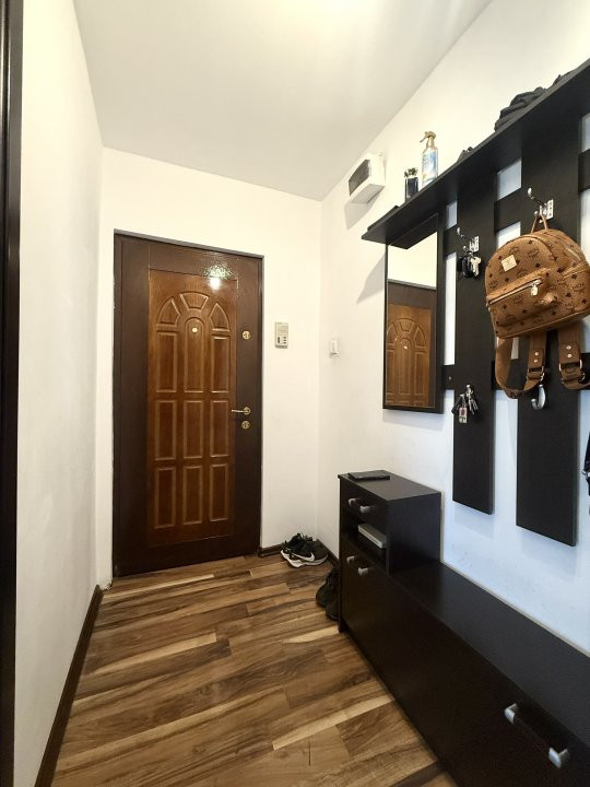 Apartament cu 3 camere, 2 bai, decomandat, 67 mp utili, in zona Cetatii 10, foxfort.ro