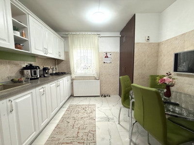 Apartament cu 3 camere, 2 bai, decomandat, 67 mp utili, in zona Cetatii imagine mica 6, foxfort.ro