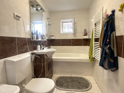 Apartament cu 3 camere, 2 bai, decomandat, 67 mp utili, in zona Cetatii imagine mica 8, foxfort.ro