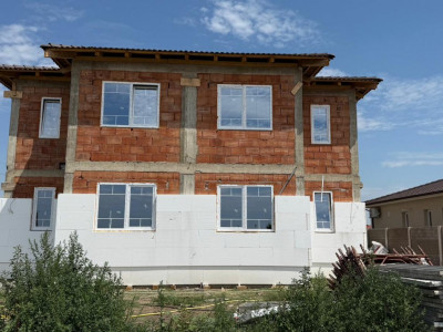 Duplex cu 4 camere si teren 280 mp, zona Remetea Mare