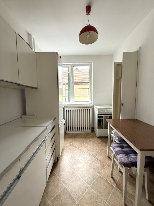 OPORTUNITATE INVESTITIE -Apartament cu 3 camere, etaj intermediar, zona Central 7, foxfort.ro