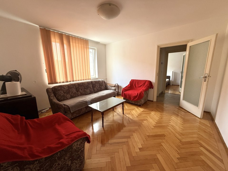 OPORTUNITATE INVESTITIE -Apartament cu 3 camere, etaj intermediar, zona Central 1, foxfort.ro