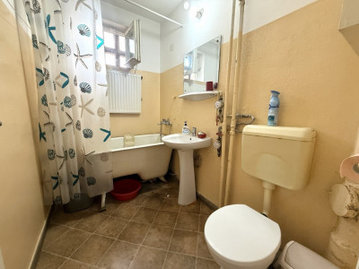 OPORTUNITATE INVESTITIE -Apartament cu 3 camere, etaj intermediar, zona Central imagine mica 8, foxfort.ro