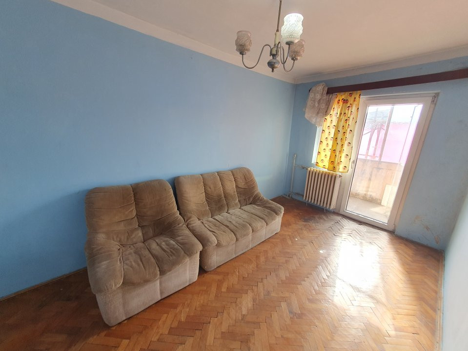 Apartament cu 3 camere decomandat, vedere pe 2 parti, zona Dambovita 8, foxfort.ro