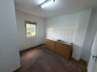 Apartament cu 3 camere decomandat, vedere pe 2 parti, zona Dambovita imagine mica 4, foxfort.ro