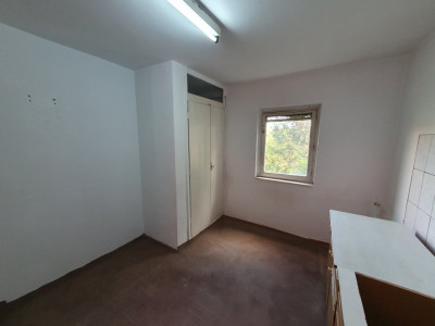 Apartament cu 3 camere decomandat, vedere pe 2 parti, zona Dambovita imagine mica 5, foxfort.ro