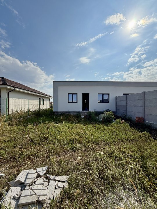 Duplex cu 4 camere pe Parter si teren de 285 mp, zona Metro Torontalului 2, foxfort.ro