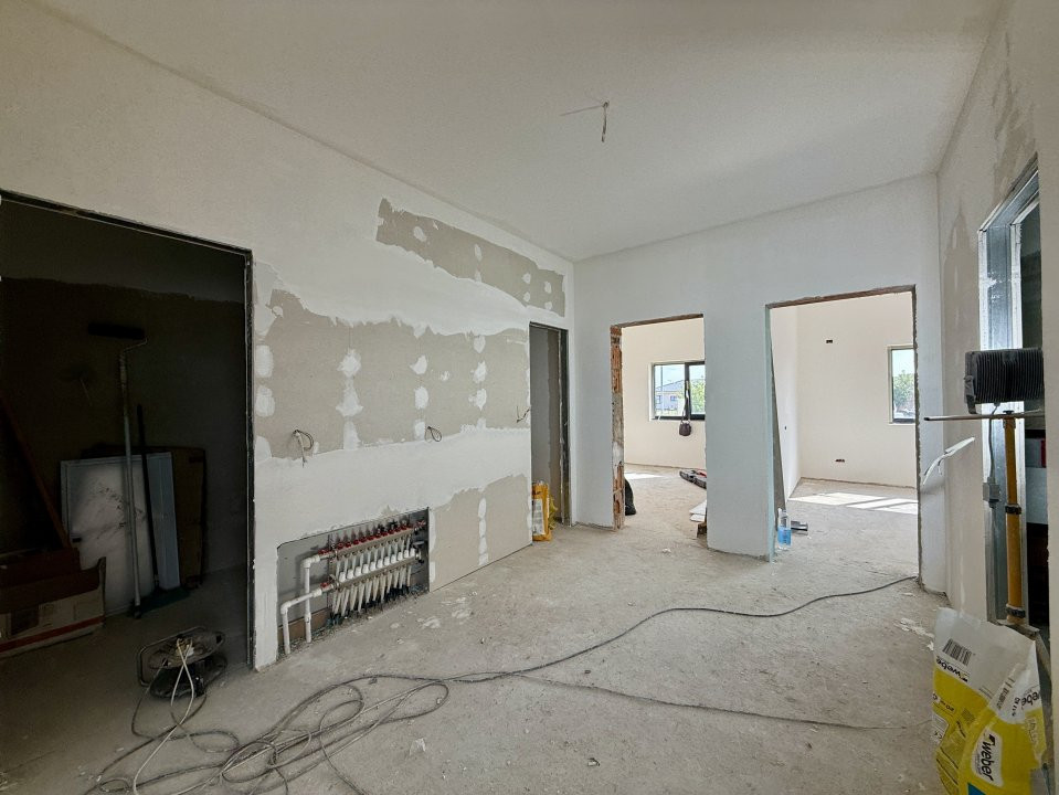 Duplex cu 4 camere pe Parter si teren de 285 mp, zona Metro Torontalului 5, foxfort.ro