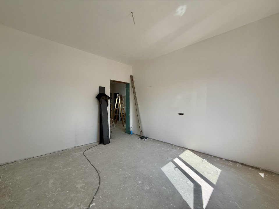 Duplex cu 4 camere pe Parter si teren de 285 mp, zona Metro Torontalului 11, foxfort.ro