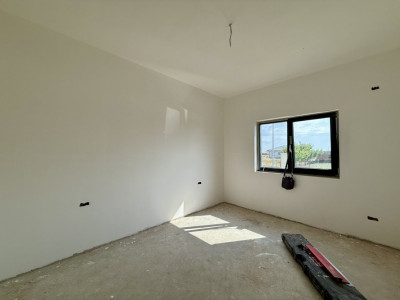 Duplex cu 4 camere pe Parter si teren de 285 mp, zona Metro Torontalului imagine mica 8, foxfort.ro