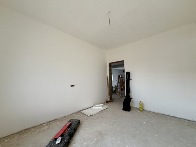 Duplex cu 4 camere pe Parter si teren de 285 mp, zona Metro Torontalului imagine mica 9, foxfort.ro