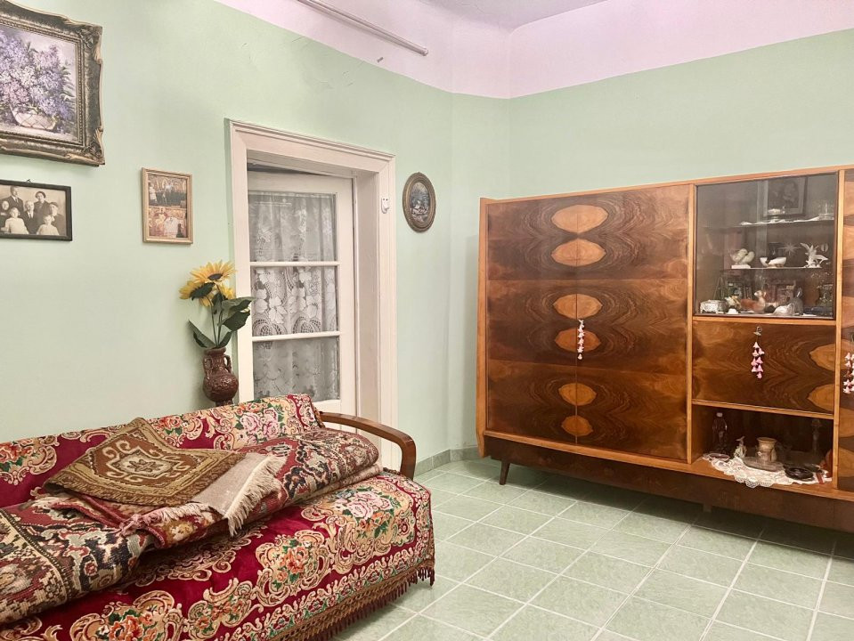 Casa de vanzare la curte comuna Zona Lunei - COMISION 0% 7, foxfort.ro