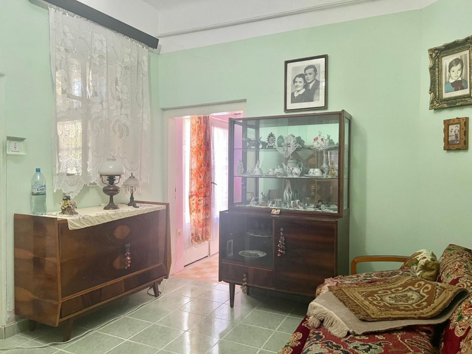 Casa de vanzare la curte comuna Zona Lunei - COMISION 0% 8, foxfort.ro