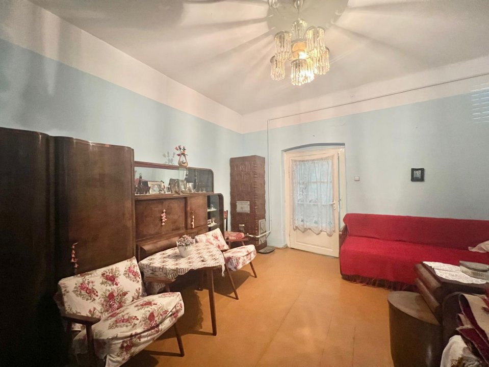 Casa de vanzare la curte comuna Zona Lunei - COMISION 0% 11, foxfort.ro