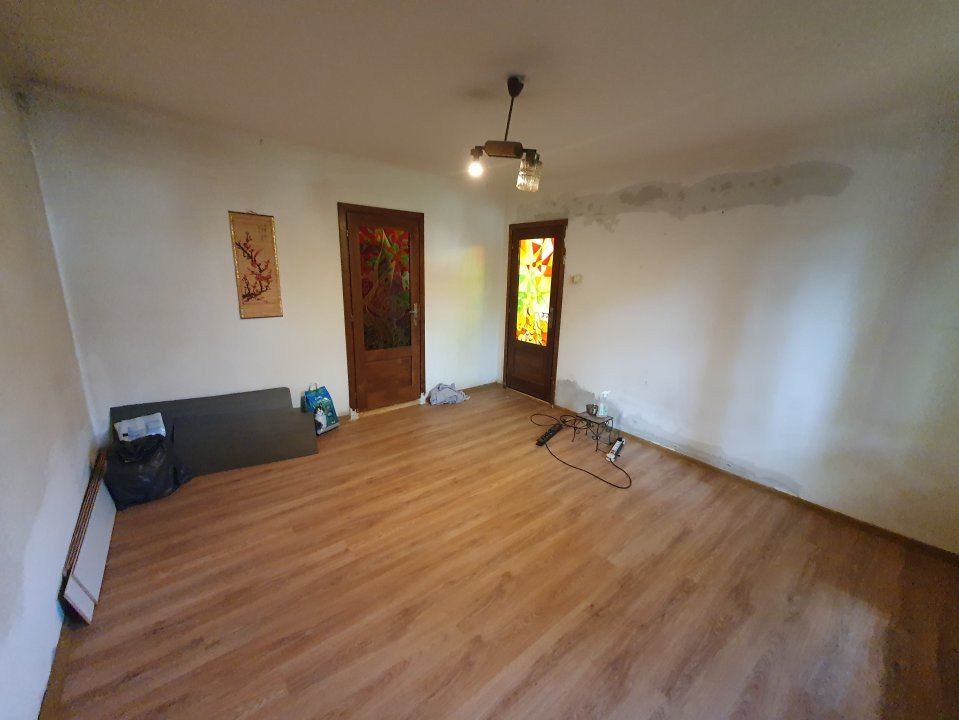 Apartament cu 2 camere, balcon de 3 mp - zona Dambovita 3, foxfort.ro