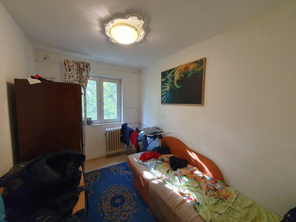 Apartament cu 3 camere, etaj 3 - zona Sagului 4, foxfort.ro