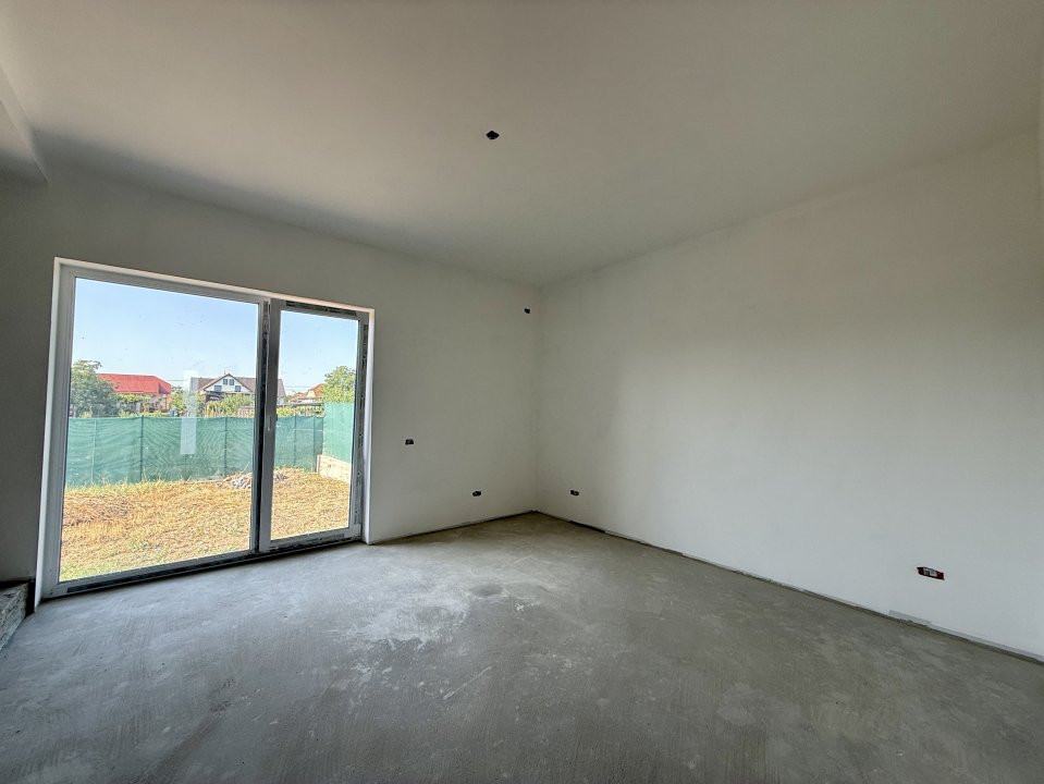 Triplex cu 3 camere, 115 mp, 2 bai - Zona Sacalaz 2, foxfort.ro