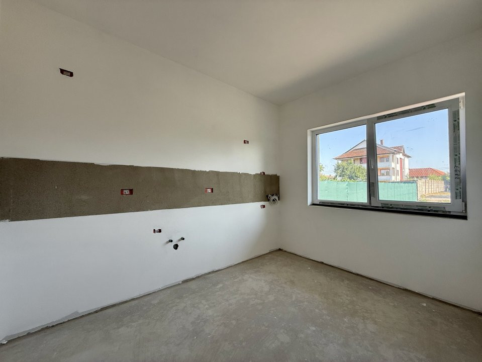 Triplex cu 3 camere, 115 mp, 2 bai - Zona Sacalaz 4, foxfort.ro