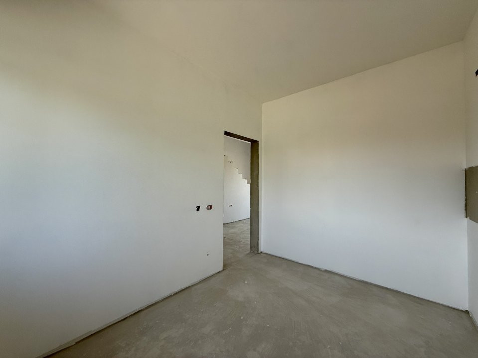 Triplex cu 4 camere, 115 mp, 3 bai - Zona Sacalaz 4, foxfort.ro