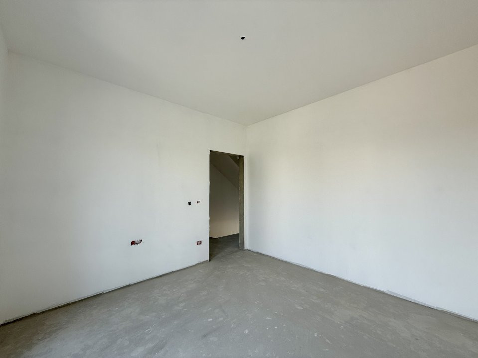 Triplex cu 4 camere, 115 mp, 3 bai - Zona Sacalaz 6, foxfort.ro