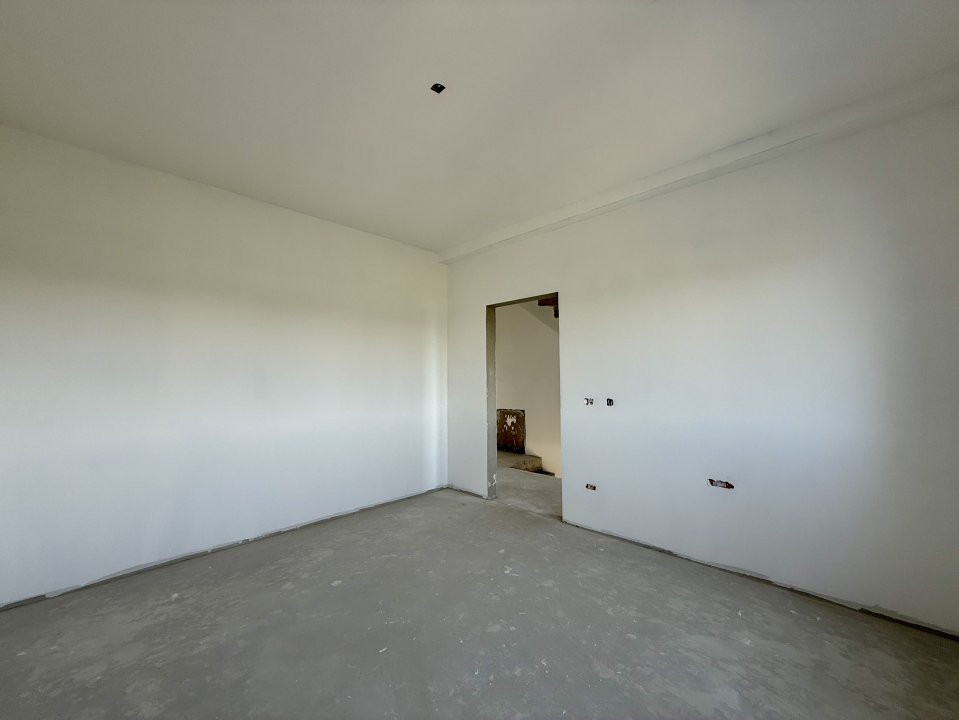 Triplex cu 4 camere, 115 mp, 3 bai - Zona Sacalaz 8, foxfort.ro