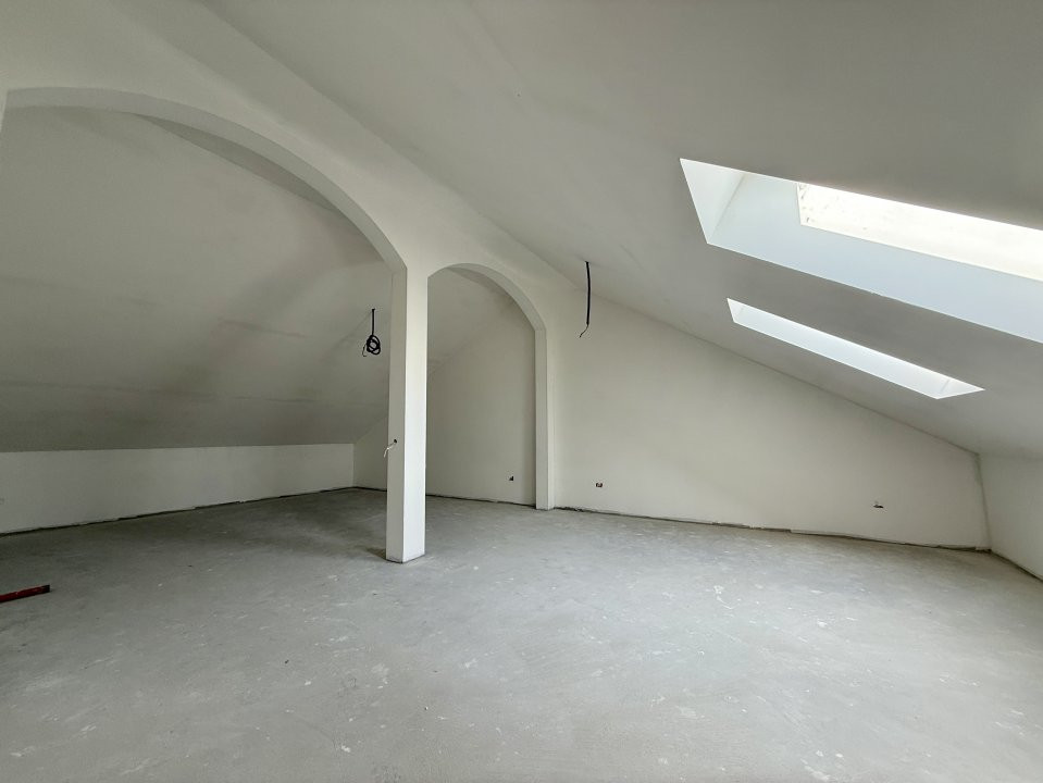 Triplex cu 4 camere, 115 mp, 3 bai - Zona Sacalaz 9, foxfort.ro