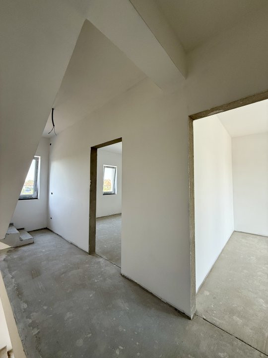 Triplex cu 4 camere, 115 mp, 3 bai - Zona Sacalaz 15, foxfort.ro