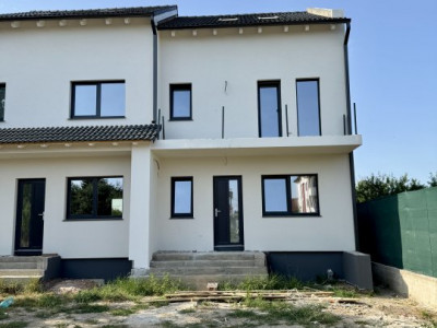 Triplex cu 3 camere, 115 mp, 2 bai - Zona Sacalaz