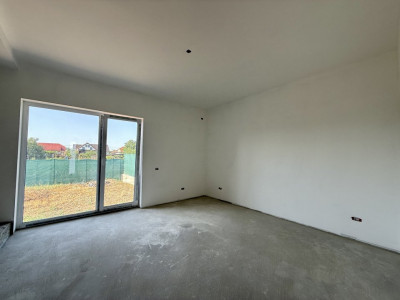 Triplex cu 4 camere, 115 mp, 3 bai - Zona Sacalaz