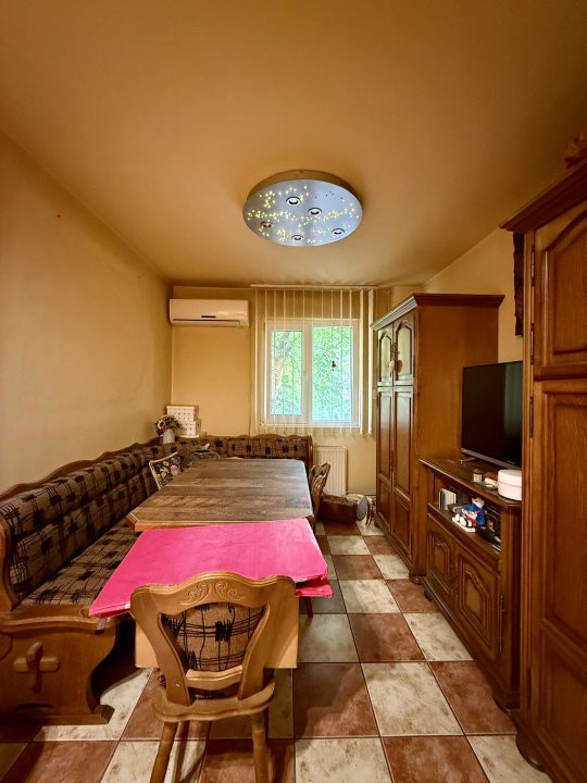 Apartament cu 4 camere si 2 bai - Pozitie excelenta Circumvalatiunii 7, foxfort.ro