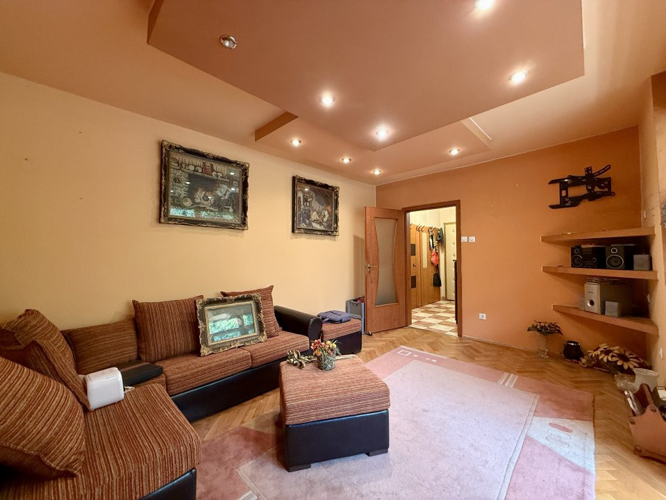 Apartament cu 4 camere si 2 bai - Pozitie excelenta Circumvalatiunii 2, foxfort.ro