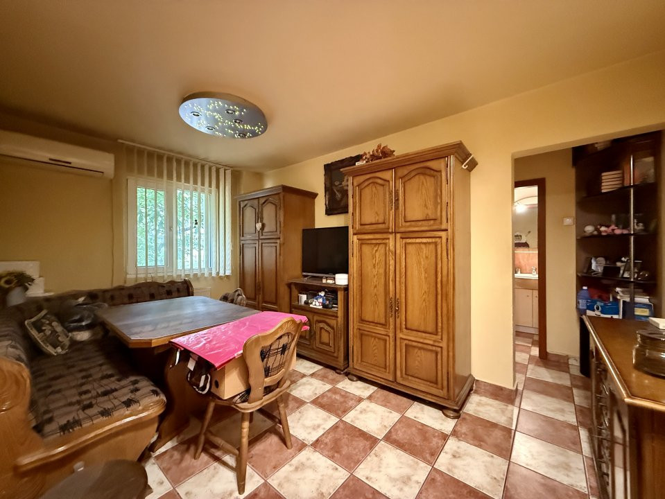 Apartament cu 4 camere si 2 bai - Pozitie excelenta Circumvalatiunii 5, foxfort.ro