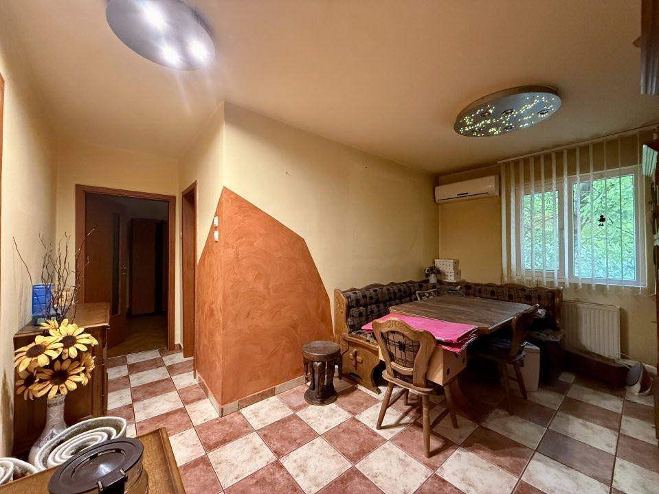 Apartament cu 4 camere si 2 bai - Pozitie excelenta Circumvalatiunii 7, foxfort.ro