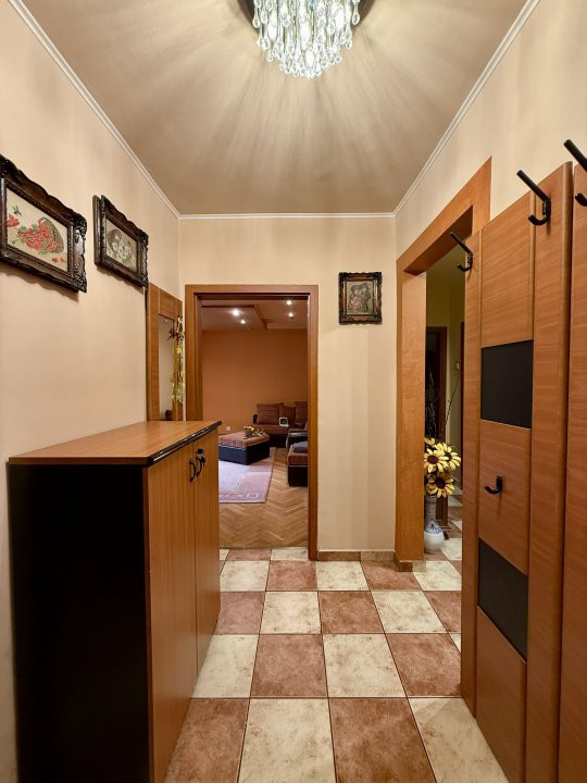 Apartament cu 4 camere si 2 bai - Pozitie excelenta Circumvalatiunii 10, foxfort.ro