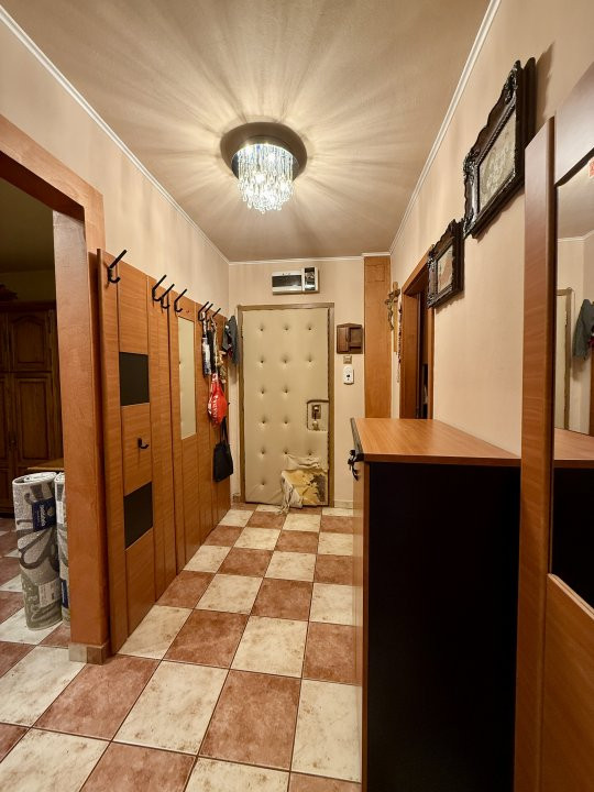 Apartament cu 4 camere si 2 bai - Pozitie excelenta Circumvalatiunii 12, foxfort.ro