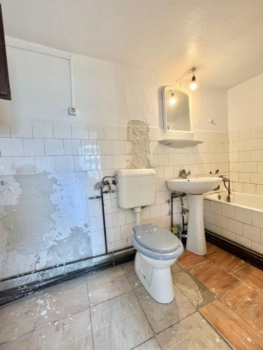Casa Individuala de vanzare cu 3 camere si teren de 486 mp, zona Plopi, Ghiroda 9, foxfort.ro