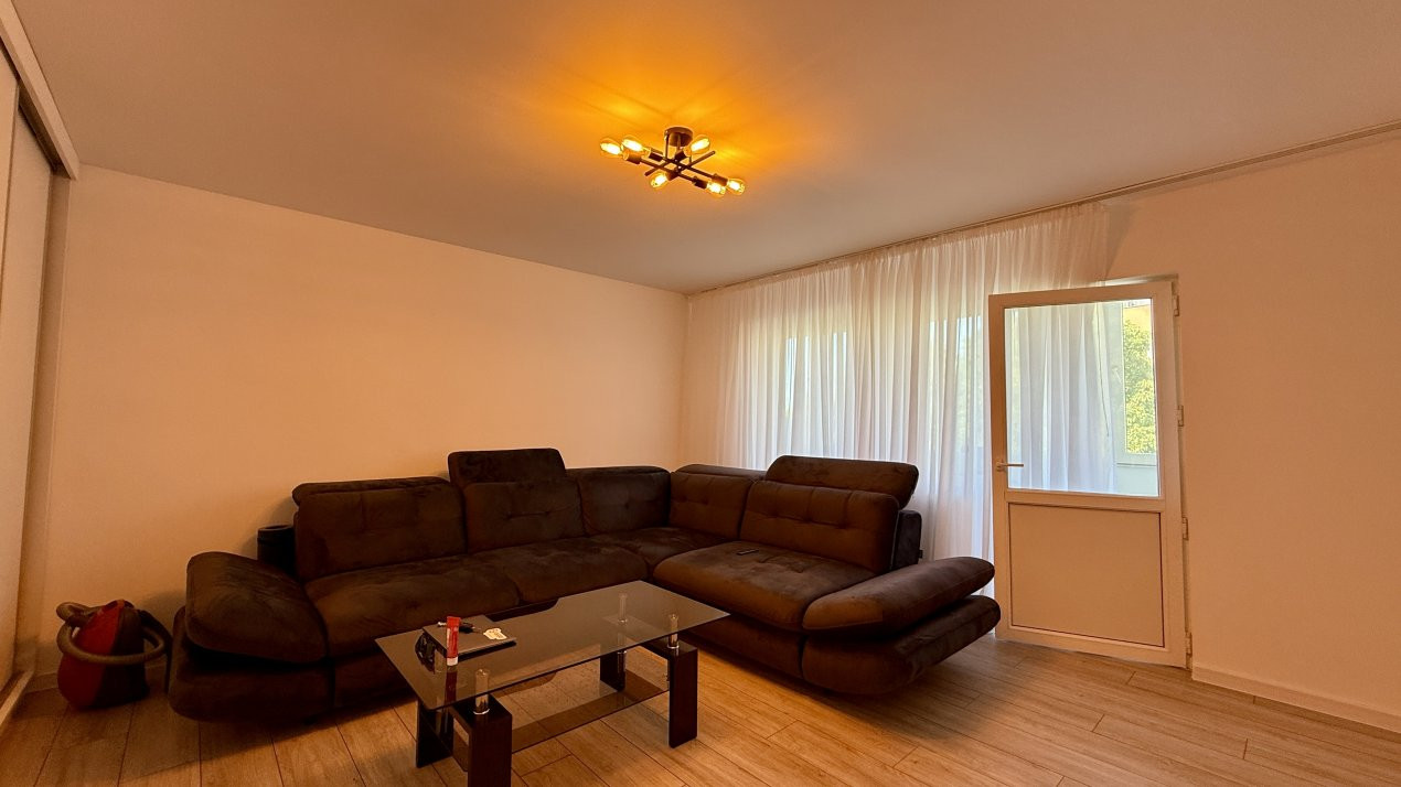 Apartament cu 3 camere decomandat, etaj 2, zona Bucovina 1, foxfort.ro