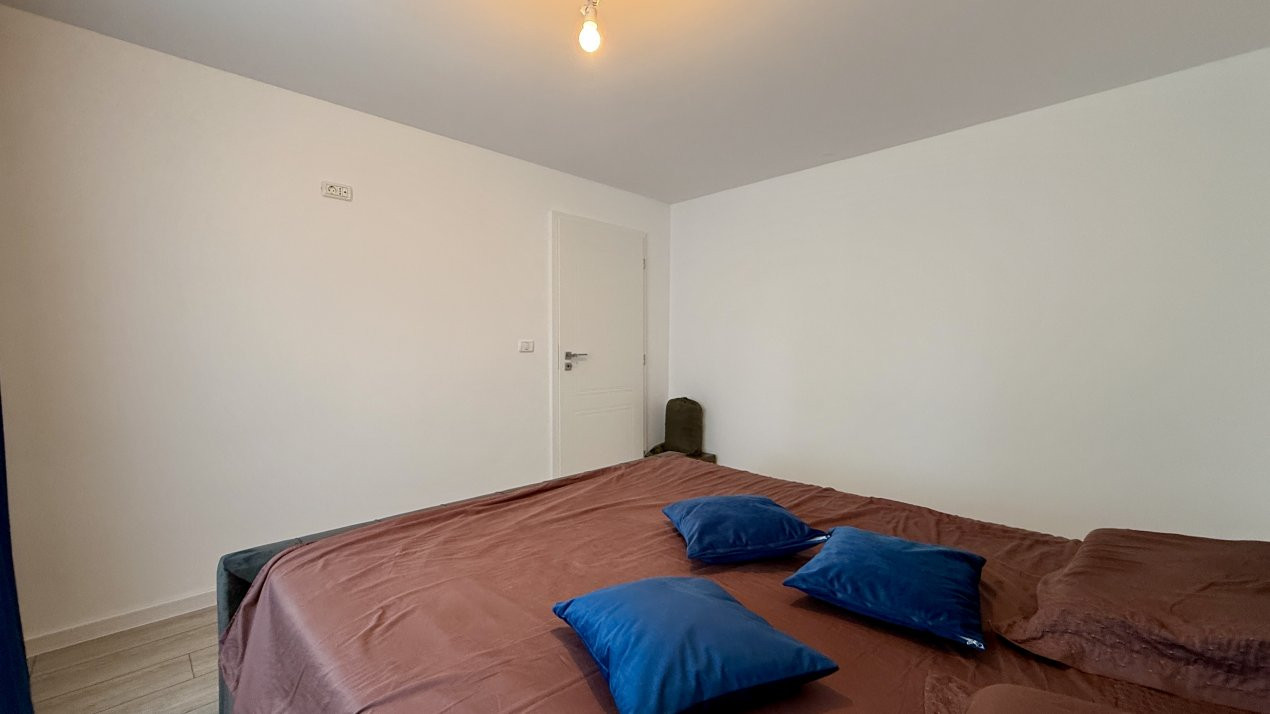 Apartament cu 3 camere decomandat, etaj 2, zona Bucovina 4, foxfort.ro