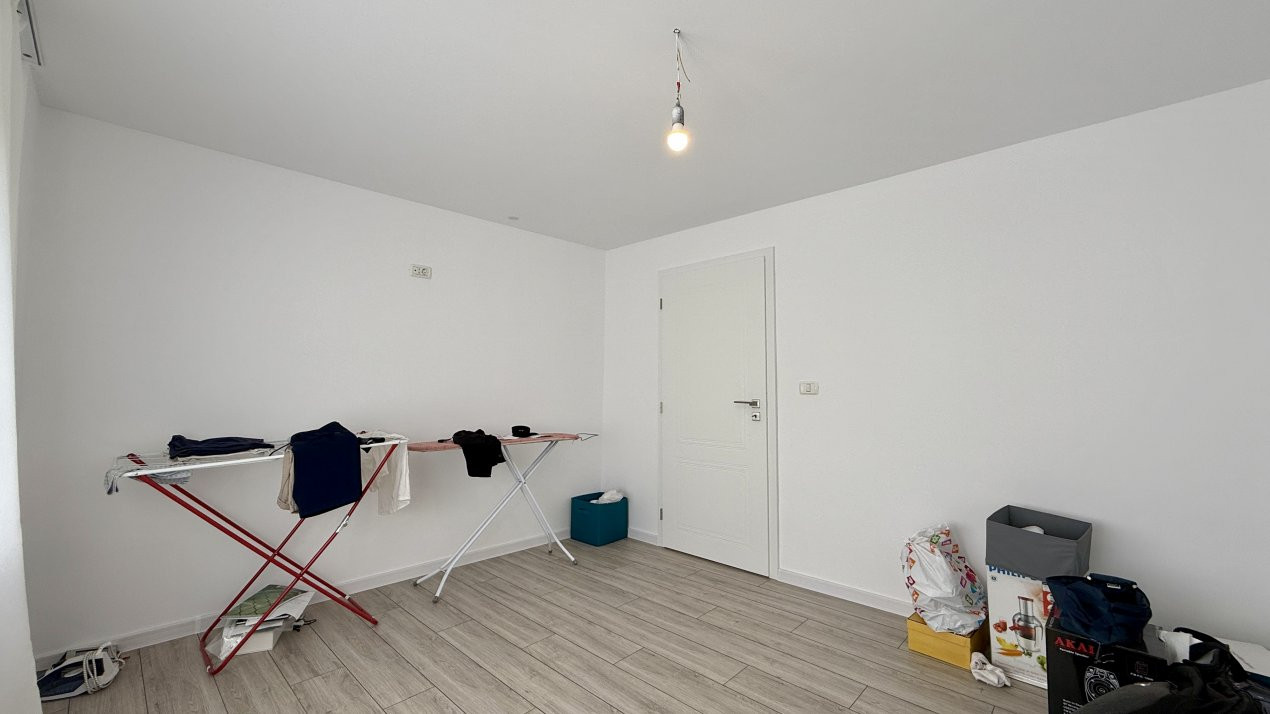 Apartament cu 3 camere decomandat, etaj 2, zona Bucovina 6, foxfort.ro