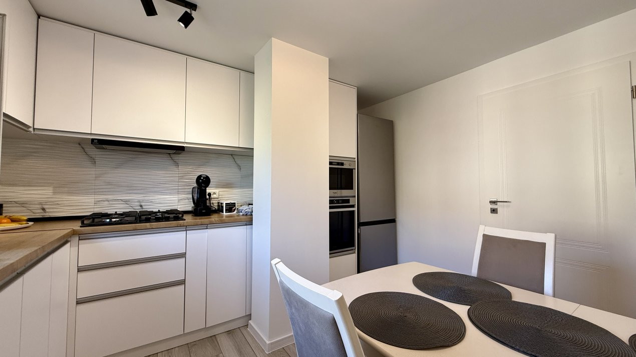 Apartament cu 3 camere decomandat, etaj 2, zona Bucovina 7, foxfort.ro